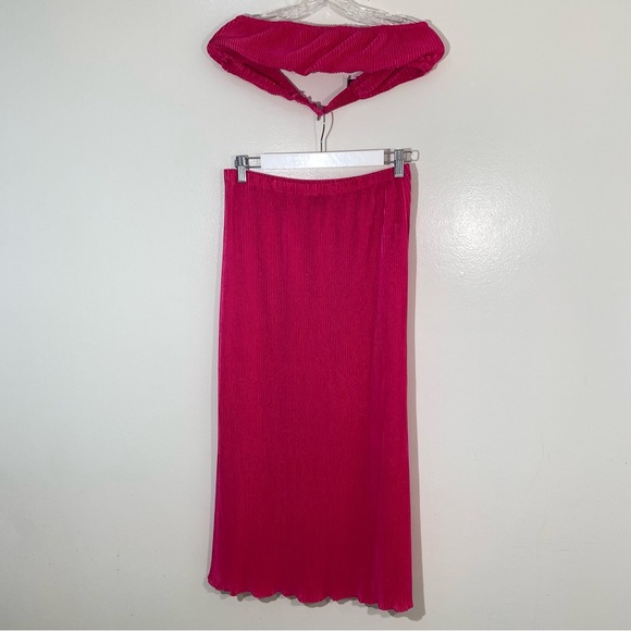 SHEIN hot pink plisse midi skirt and crop top set size L - Picture 2 of 15